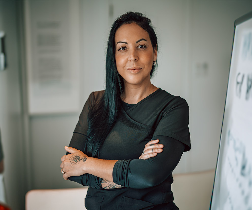 Portrait d’une professionnelle dans la clinique.